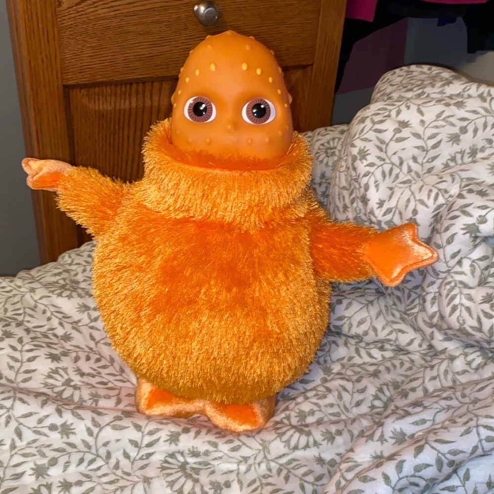2004 boohbah orange collectors dancing toy WORKS